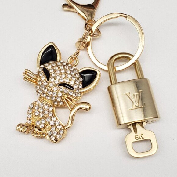 Authentic Louis Vuitton Lock & Key with unbranded Bagcharm, Keycharm, Keychain - Picture 5 of 8